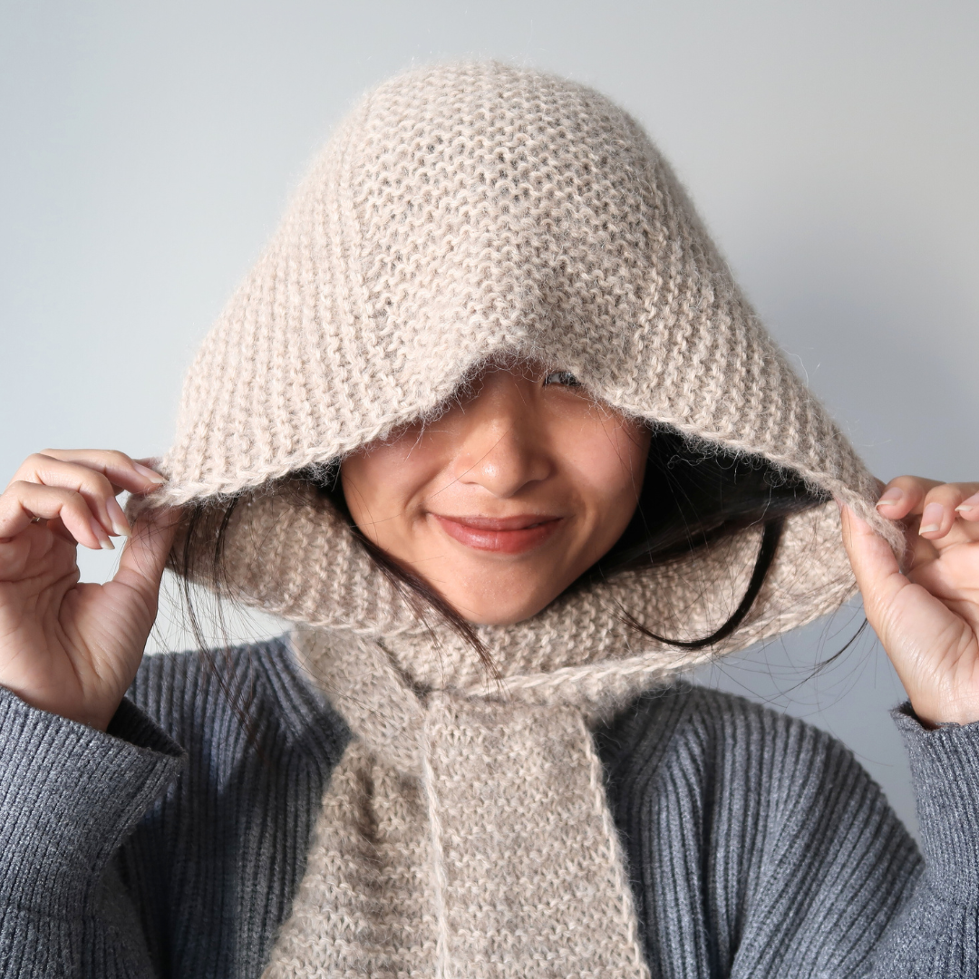 COMFY WEEKEND HOODED SCARF | Easy Knitting Pattern