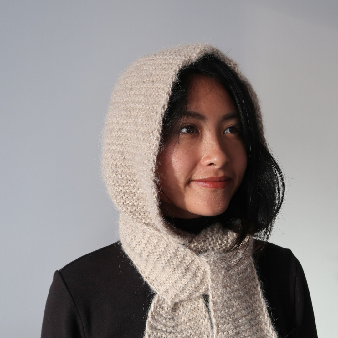 COMFY WEEKEND HOODED SCARF | Easy Knitting Pattern