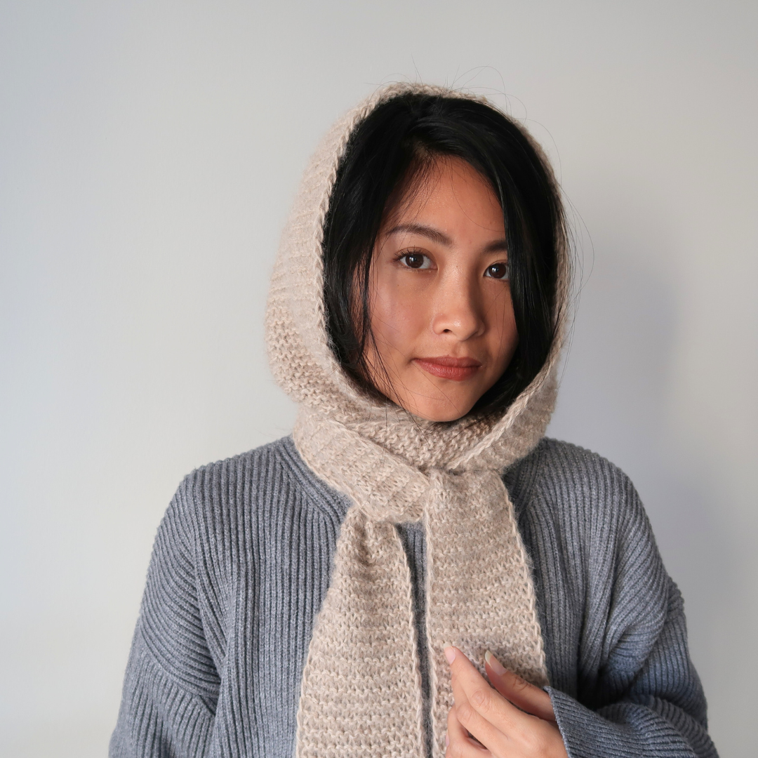 COMFY WEEKEND HOODED SCARF | Easy Knitting Pattern