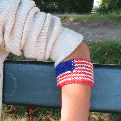 AMERICAN FLAG WRISTBAND | Free Knitting Pattern