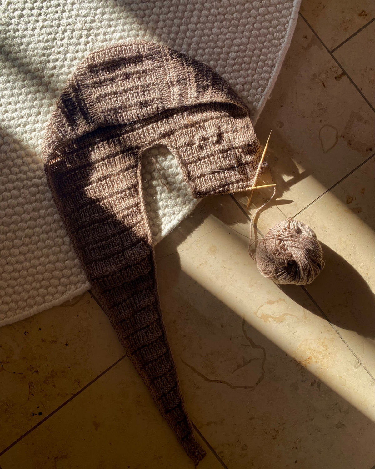 HEDGE Hooded Scarf  | Easy Knitting Pattern