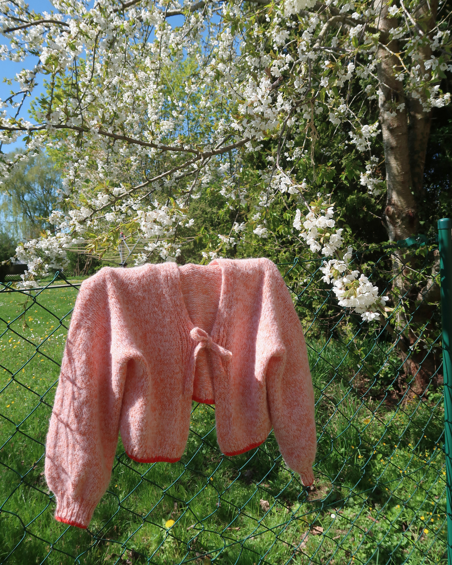 CLOUDY CARDIGAN | Easy Knitting Pattern