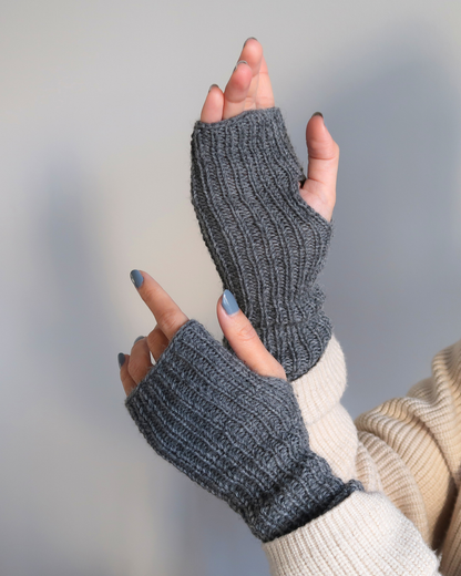 EASY PEASY Fingerless Gloves | Easy Knitting Pattern